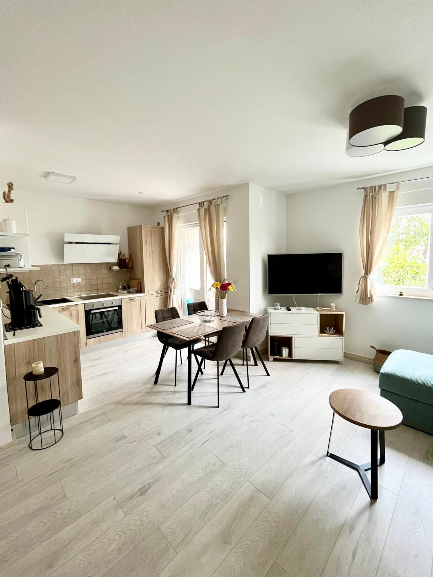 Apartment Laura بودْسْتغانا المظهر الخارجي الصورة